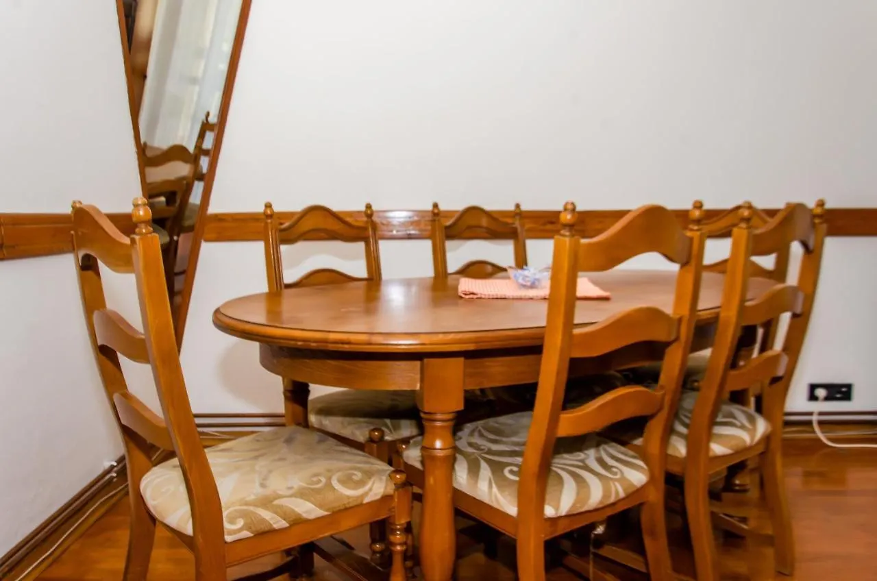 Bohemian Apartment - Center Of Bukarest